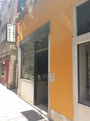 Hotel Tivoli - image 2
