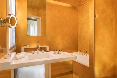 Centurion Palace - image 2