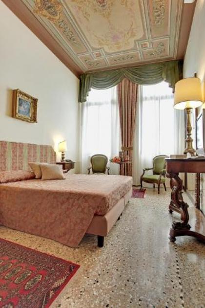 Palazzo Schiavoni Residenza d'epoca - image 3