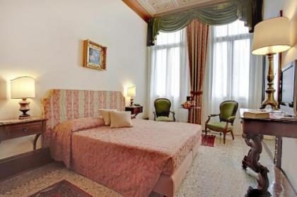 Palazzo Schiavoni Residenza d'epoca - image 9