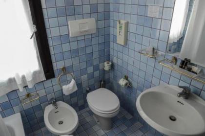 Hotel Le Boulevard - image 12