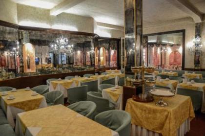 Hotel Le Boulevard - image 17