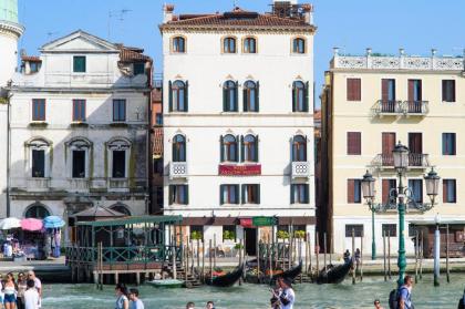 Antiche Figure Hotel - image 1