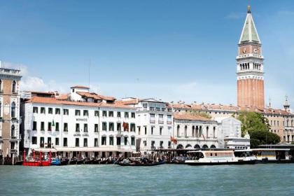 Hotel Monaco & Grand Canal - image 1