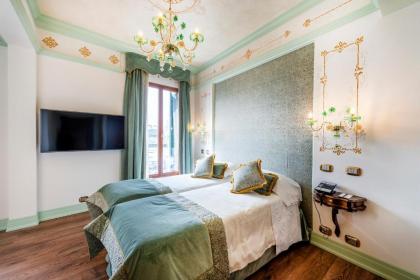 Hotel Monaco & Grand Canal - image 18