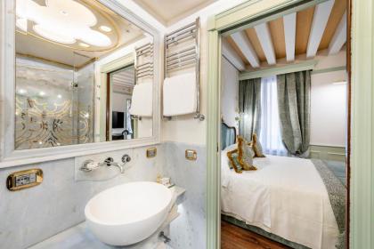 Hotel Monaco & Grand Canal - image 6