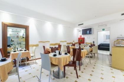 Hotel Agli Artisti - image 3