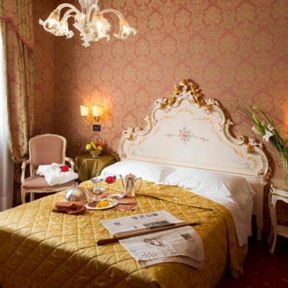 Hotel Carlton On The Grand Canal - image 17
