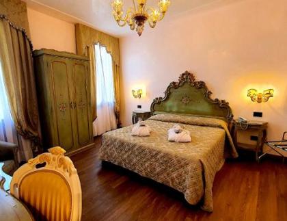 Hotel Carlton On The Grand Canal - image 18