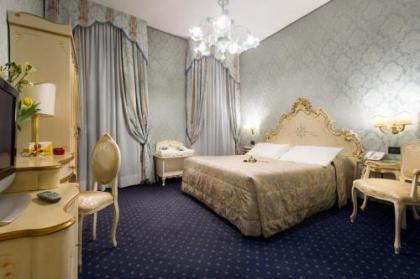 Hotel Carlton On The Grand Canal - image 19