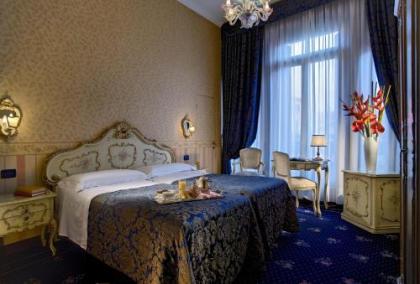 Hotel Montecarlo - image 1