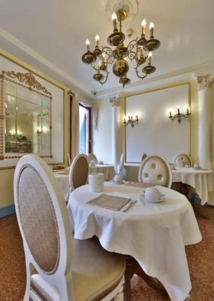Hotel Arlecchino - image 7