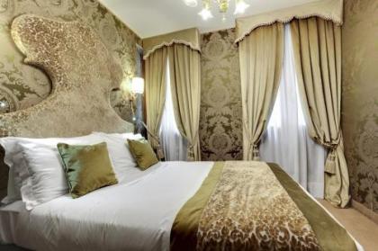Hotel Casanova - image 11