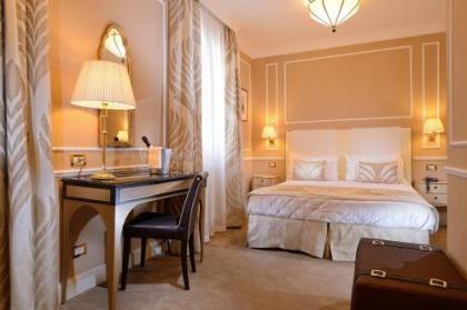 Hotel Nuovo Teson - image 2