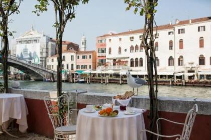 Ca' Nigra Lagoon Resort - image 12