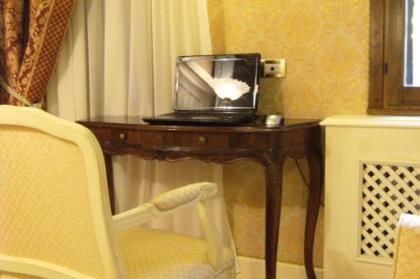 Hotel Bella Venezia - image 17