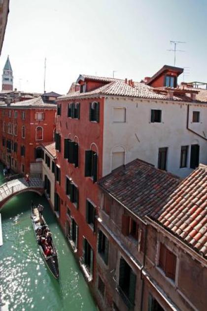 Hotel Bella Venezia - image 9