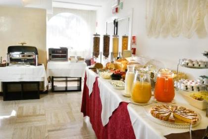 Hotel Petit Palais - image 16