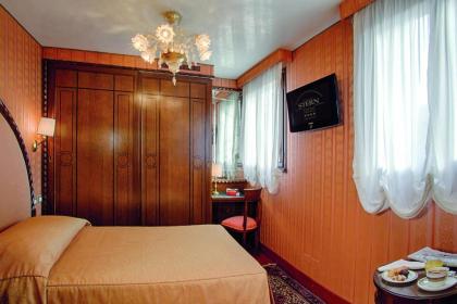 Hotel Palazzo Stern - image 17