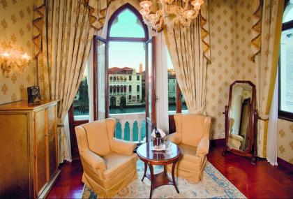 Hotel Palazzo Stern - image 18