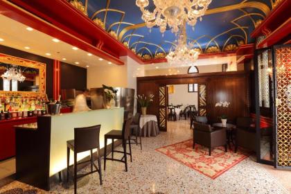 Hotel Palazzo Stern - image 2