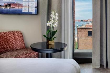 Hilton Molino Stucky Venice - image 13