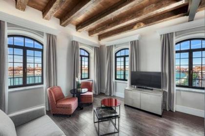 Hilton Molino Stucky Venice - image 2