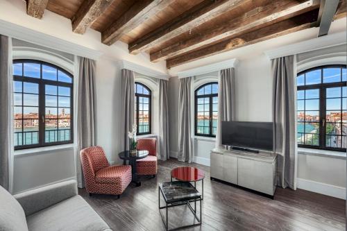 Hilton Molino Stucky Venice - image 2