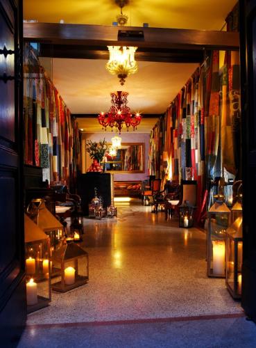 Ad Place Venice - image 2