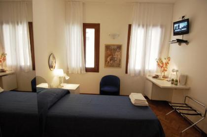 Santa Margherita Guest House - image 8