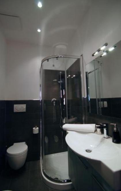 Sarai Apartments - image 2
