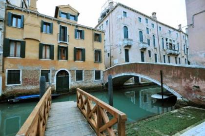 Alla Vigna - Room Only - image 1