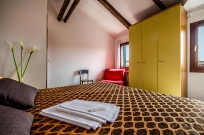 Venice Apartments - image 20