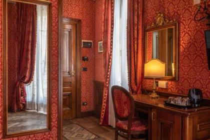 Palazzina Veneziana - image 17