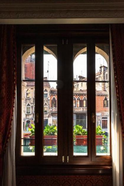 Palazzina Veneziana - image 20