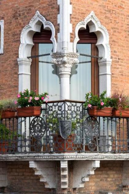 Palazzina Veneziana - image 4