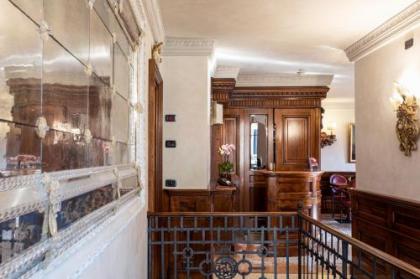 Palazzina Veneziana - image 8