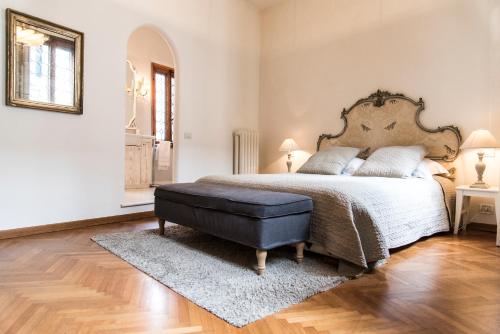 Charming Venice Apartments - image 4