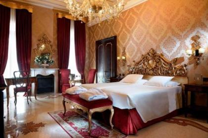 Hotel Ai Reali - Small Luxury Hotels of the World - image 9