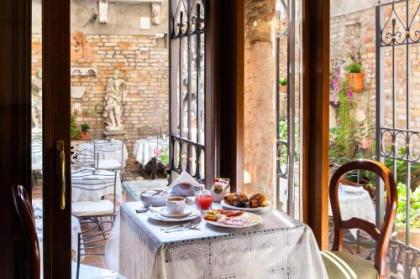 Hotel Al Ponte Mocenigo - image 10
