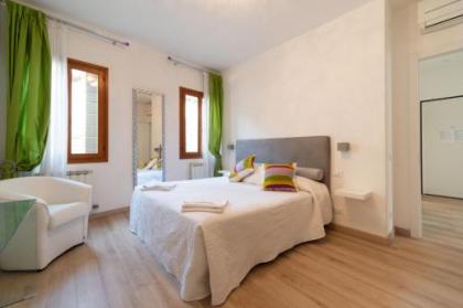 Serenissima Apartments - image 15