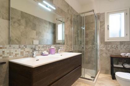 Serenissima Apartments - image 9