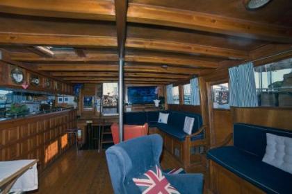 Venezia Boat & Breakfast Caicco Freedom - image 4