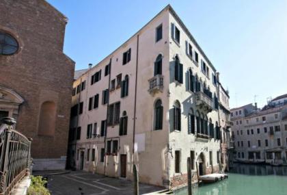 Residence Ca' Foscolo - image 1