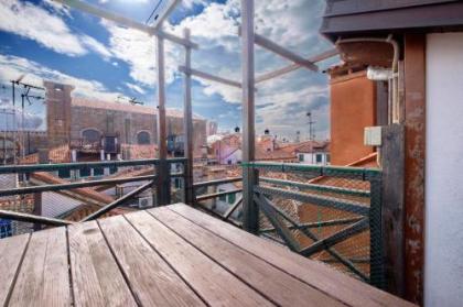 The Lion's House APT4 - image 18