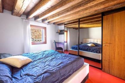 The Lion's House APT4 - image 9
