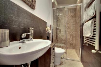 Charming Castello Apartments - image 8