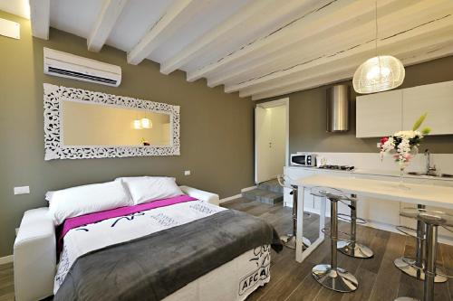 Ca Forner - Cannaregio Apartment - image 4