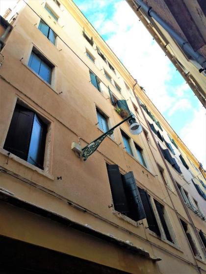 Ve-nice Suite Apartment SM2019 - image 8