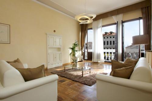 City Apartments Rialto - image 2